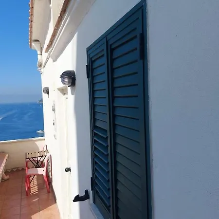 Vendégház La Stanza Sul Porto Di Piccina Piccina Con Bagno Privato E Terrazzino Vista Mare Amalfi