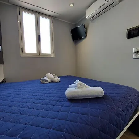 La Stanza Sul Porto Di Piccina Piccina Con Bagno Privato E Terrazzino Vista Mare Vendégház 4*