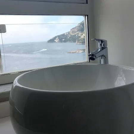 La Stanza Sul Porto Di Piccina Piccina Con Bagno Privato E Terrazzino Vista Mare Vendégház 4*