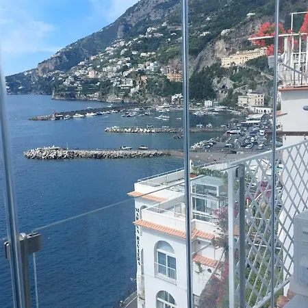 La Stanza Sul Porto Di Piccina Piccina Con Bagno Privato E Terrazzino Vista Mare Amalfi