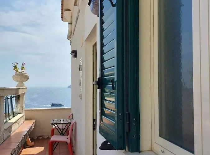 La Stanza Sul Porto Di Piccina Piccina Con Bagno Privato E Terrazzino Vista Mare 3* Амальфи
