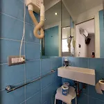 Affittacamere La Stanza Sul Porto Di Piccina Piccina Con Bagno Privato E Terrazzino Vista Mare 3*