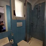 La Stanza Sul Porto Di Piccina Piccina Con Bagno Privato E Terrazzino Vista Mare Affittacamere 3*