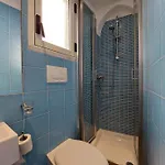 La Stanza Sul Porto Di Piccina Piccina Con Bagno Privato E Terrazzino Vista Mare