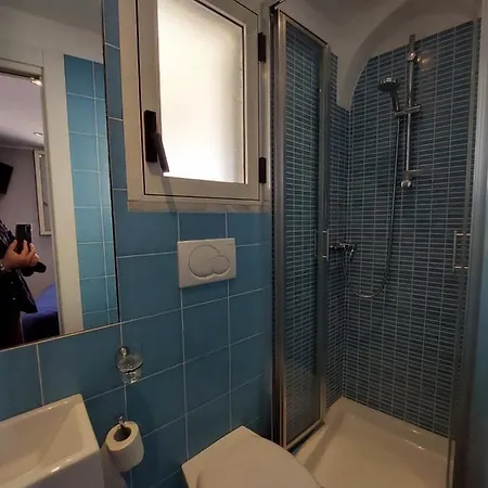 La Stanza Sul Porto Di Piccina Piccina Con Bagno Privato E Terrazzino Vista Mare Guest house 3*