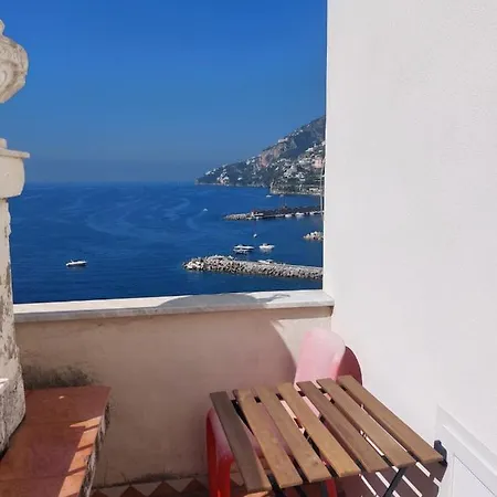 La Stanza Sul Porto Di Piccina Piccina Con Bagno Privato E Terrazzino Vista Mare Amalfi