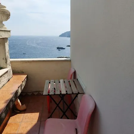 Gæstehus La Stanza Sul Porto Di Piccina Piccina Con Bagno Privato E Terrazzino Vista Mare Amalfi