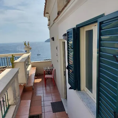 La Stanza Sul Porto Di Piccina Piccina Con Bagno Privato E Terrazzino Vista Mare Pensión Amalfi
