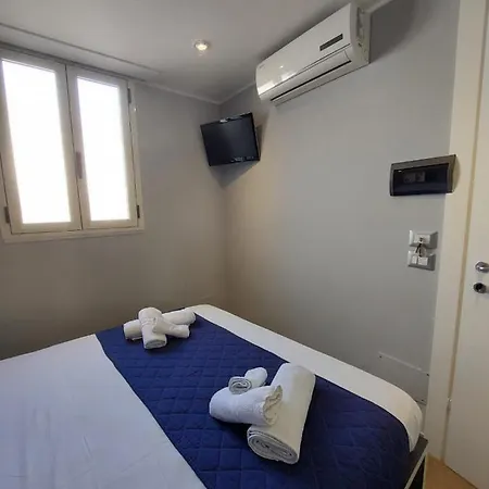 La Stanza Sul Porto Di Piccina Piccina Con Bagno Privato E Terrazzino Vista Mare