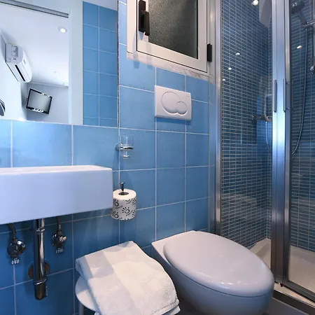 Pensión La Stanza Sul Porto Di Piccina Piccina Con Bagno Privato E Terrazzino Vista Mare