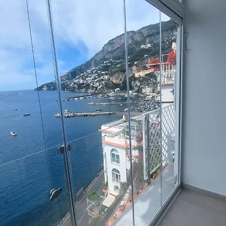 La Stanza Sul Porto Di Piccina Piccina Con Bagno Privato E Terrazzino Vista Mare Amalfi